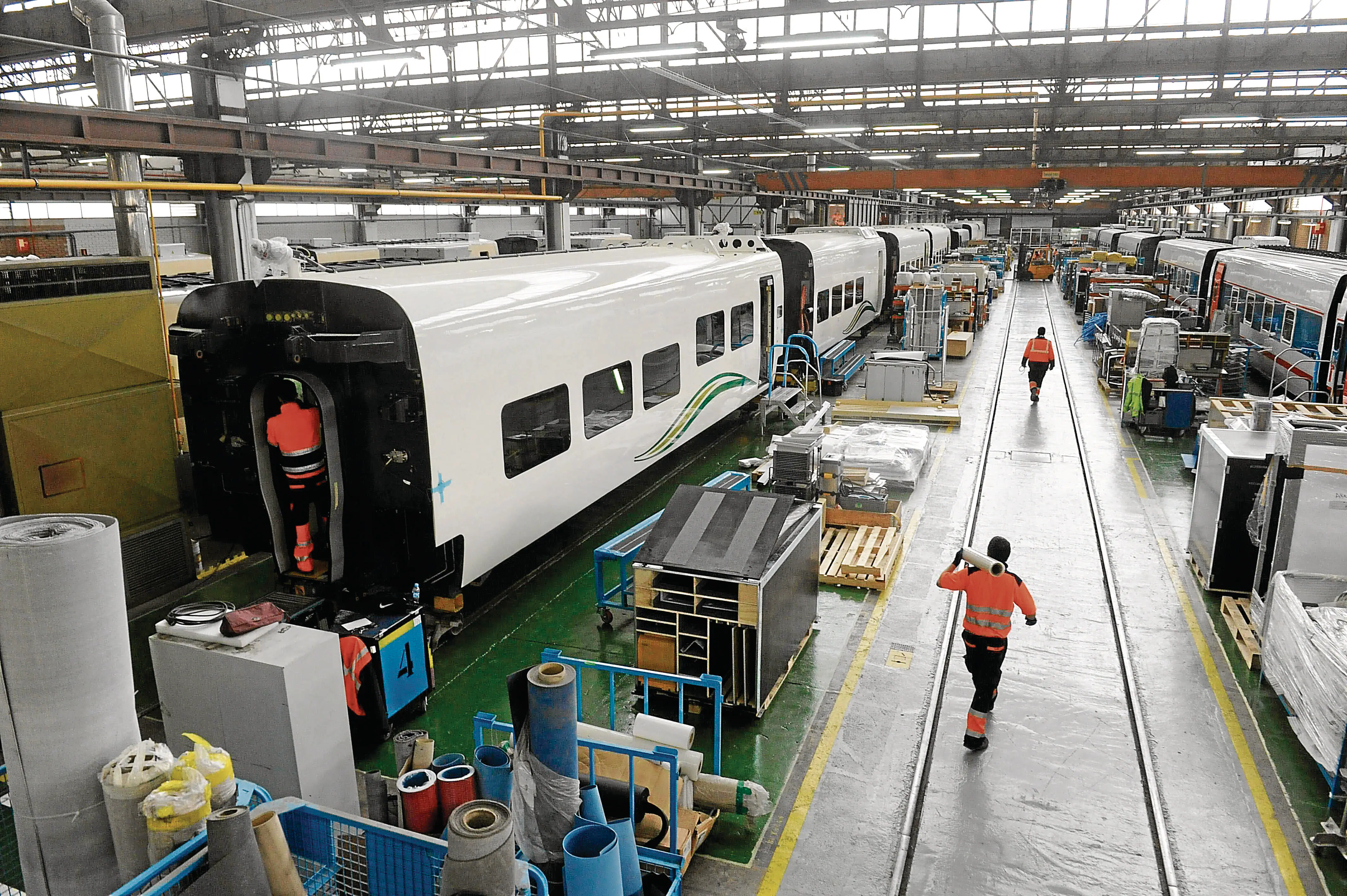 Fabricación de trenes de alta velocidad en Talgo
